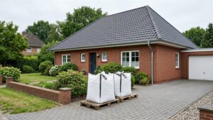 Asbest entsorgen Kreis Plön: AWKP & Dachsanierung